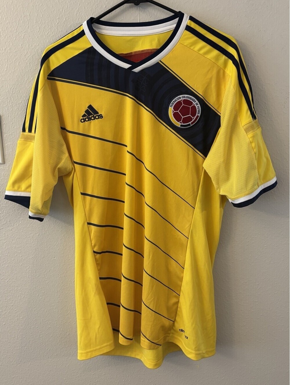 Adidas G85387 Colombia 2014-2015 Home Futbol/Soccer Size Large Shirt Jersey